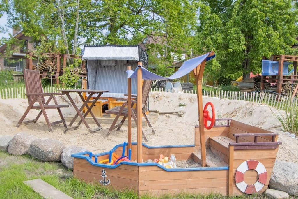 Ferienwohnungen Fehmarn Mit Parkplatz In Petersdorf Экстерьер фото